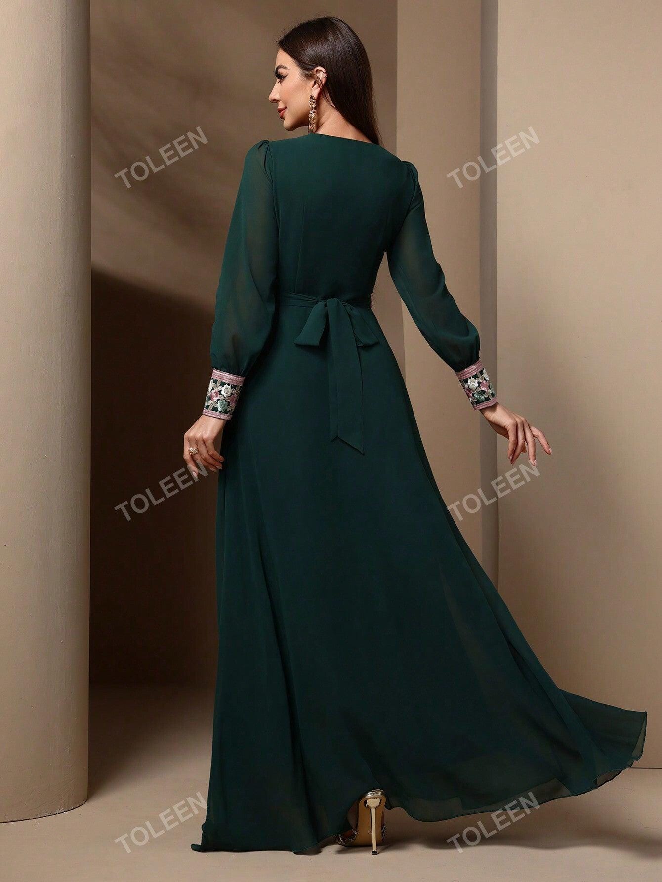 Women's Floral Embroidered Lantern Sleeve Arabian Modest Long Sleeve Dress Kaftan Arabian Dress